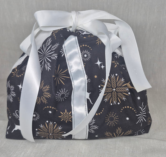 Sac cadeau en tissu avec son ruban/boucle