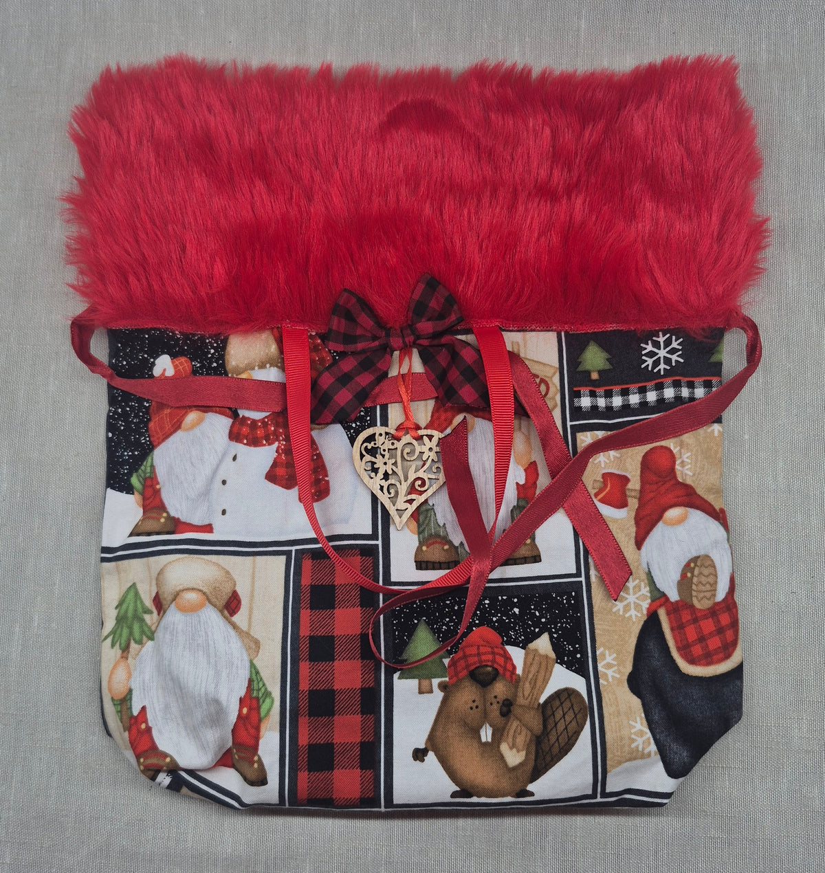Sac cadeau en tissu avec son ruban/boucle