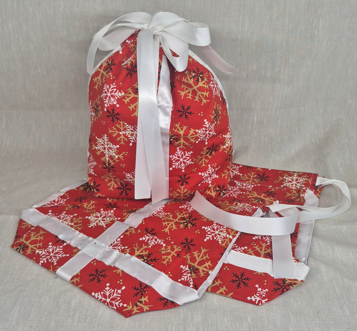 Sac cadeau en tissu avec son ruban/boucle