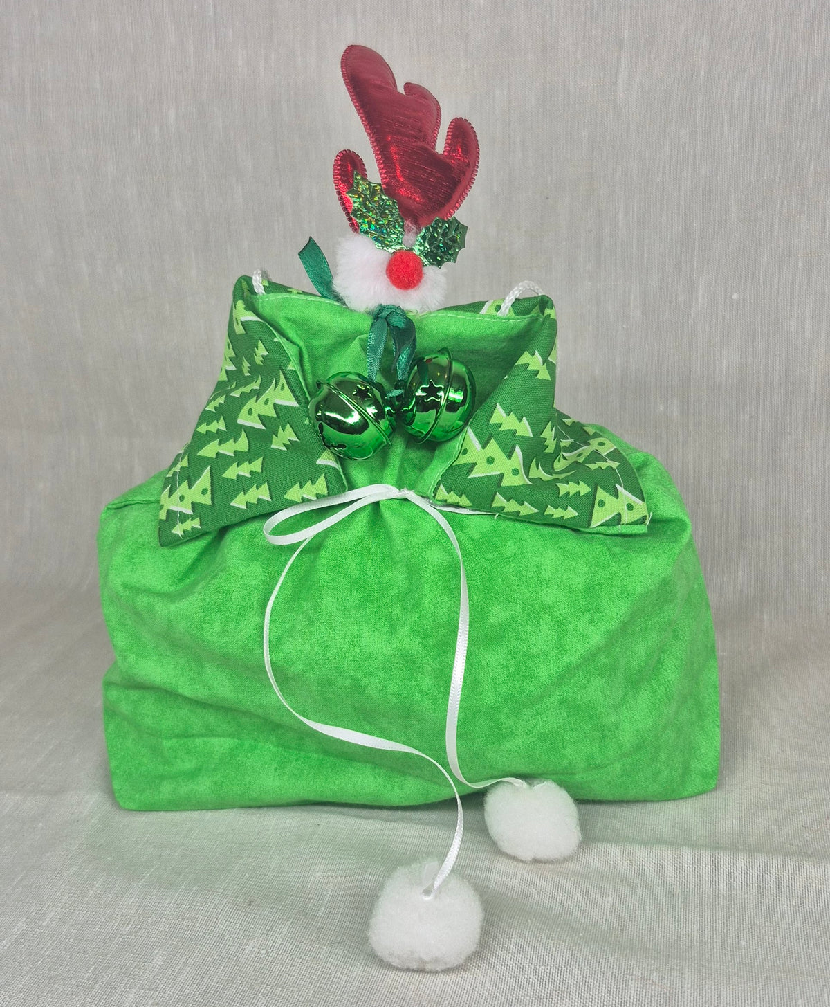 Sac cadeau en tissu avec son ruban/boucle
