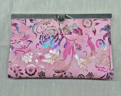 Portefeuille fond rose et fleurs brillantes