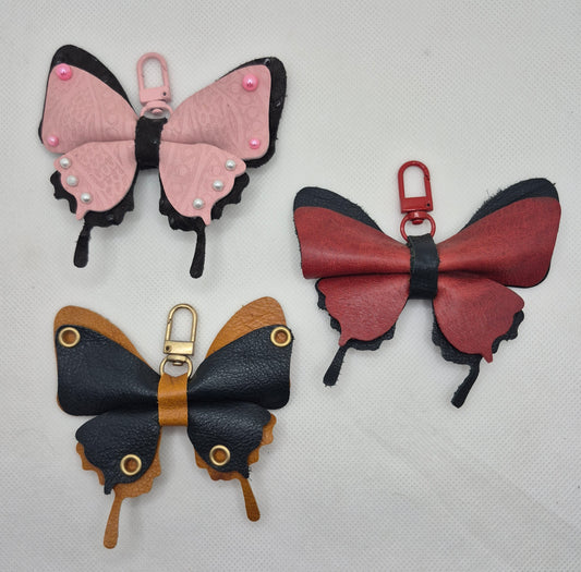 Parure en cuir en forme de papillon