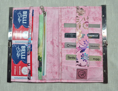 Portefeuille fond rose et fleurs brillantes