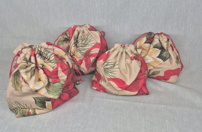 Ensemble de 4 sacs cadeaux origami en tissu