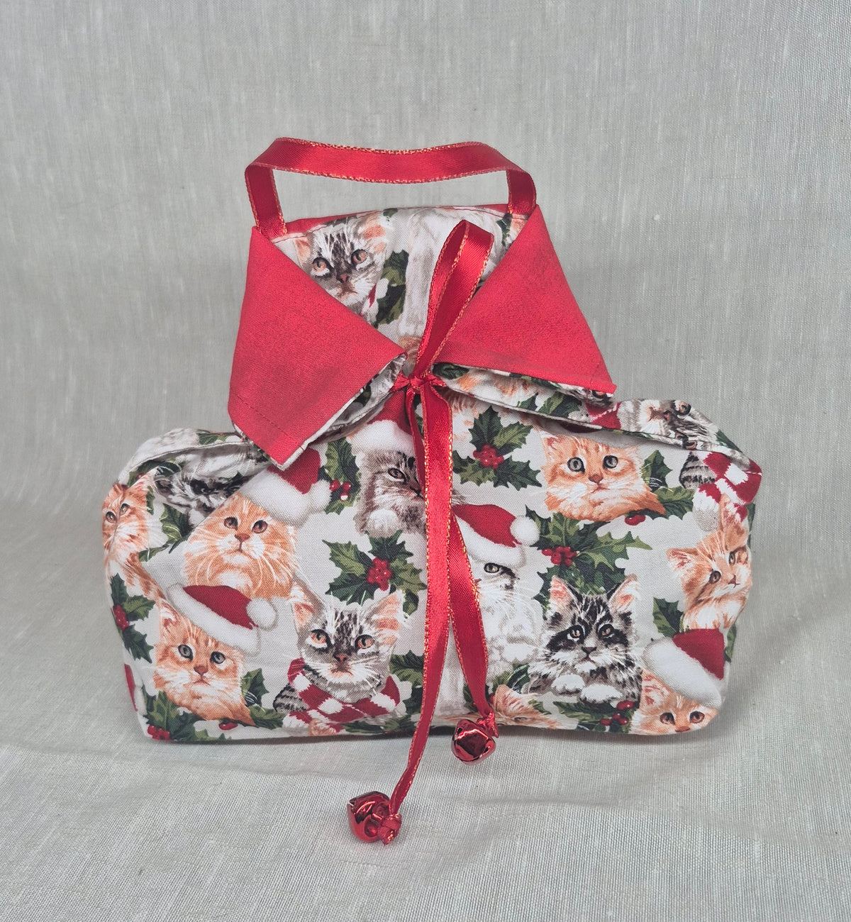 Sac cadeau en tissu avec son ruban/boucle