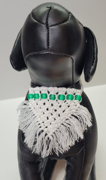 Foulard chat/chien en macramé